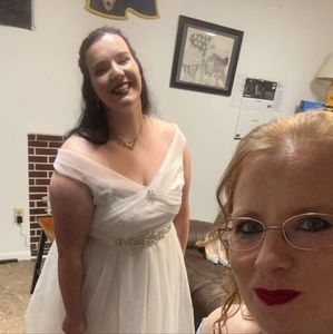 Meet your Posher, Brooke